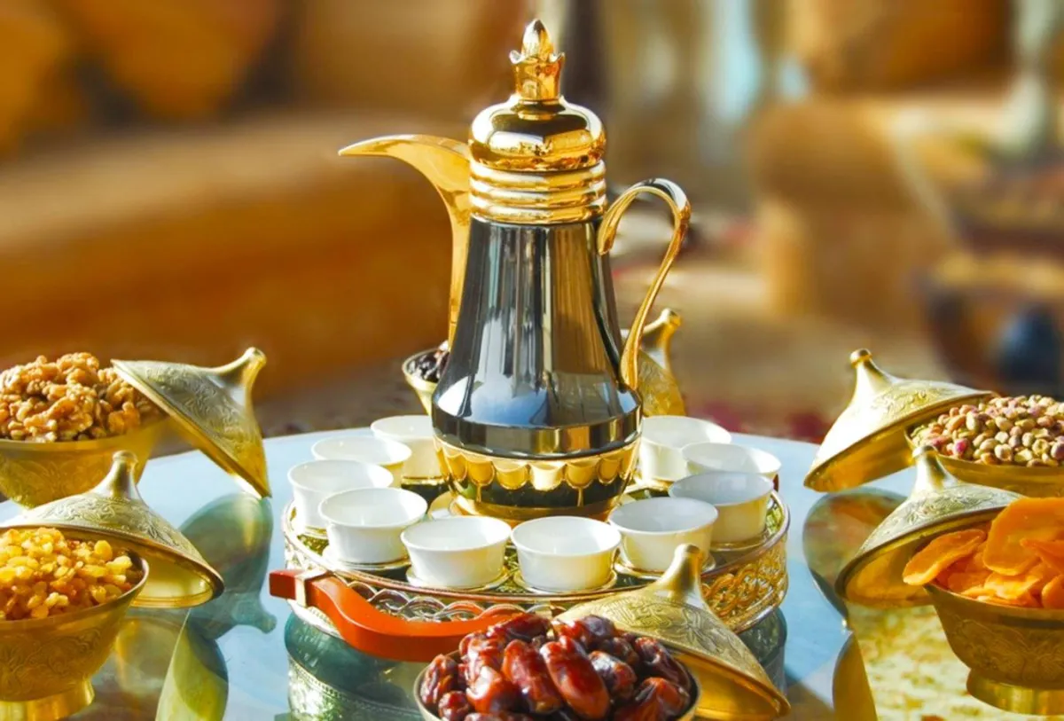 اتيكيت تقديم القهوة السعودي