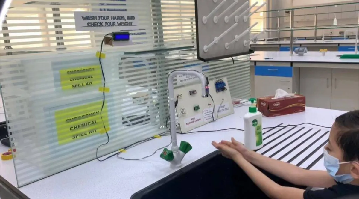 يشهد الأسبوع منافسة كبيرة بين الطلبة. الصورة من "وام"