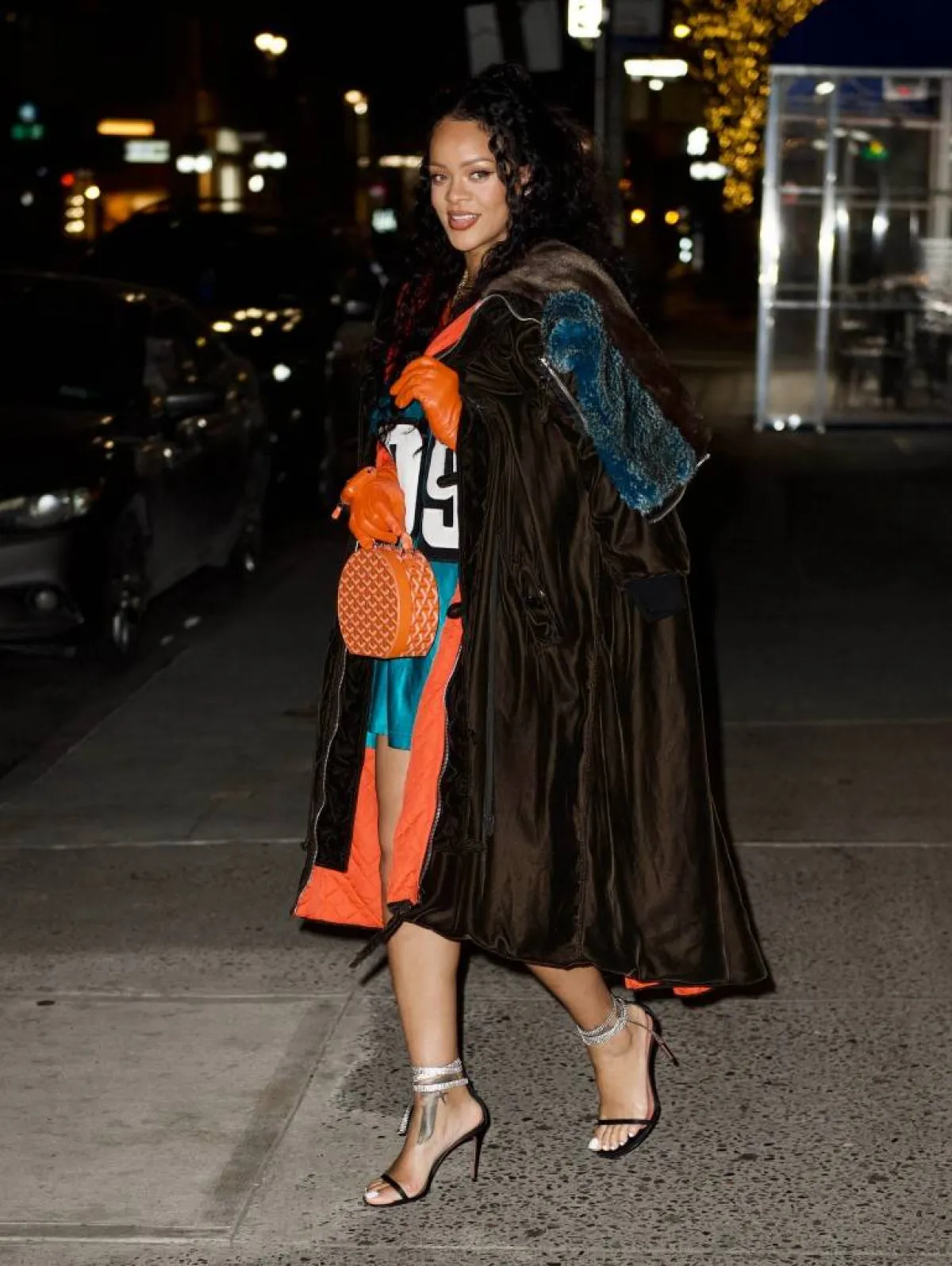 ريهانا- الصورة من موقع Page 6