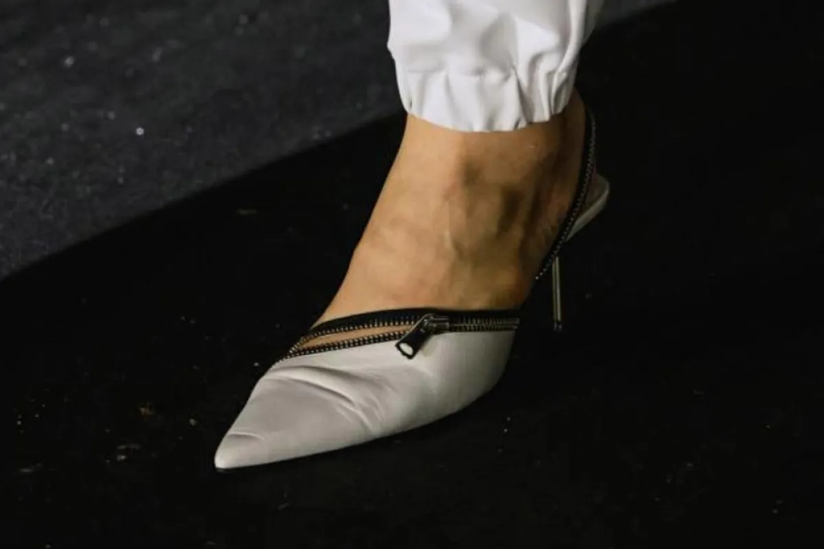 صندل أنيق من كوبيرني Coperni  