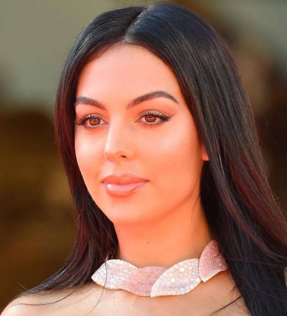 الصورة من حساب جورجينا رودريغيز على انستغرام