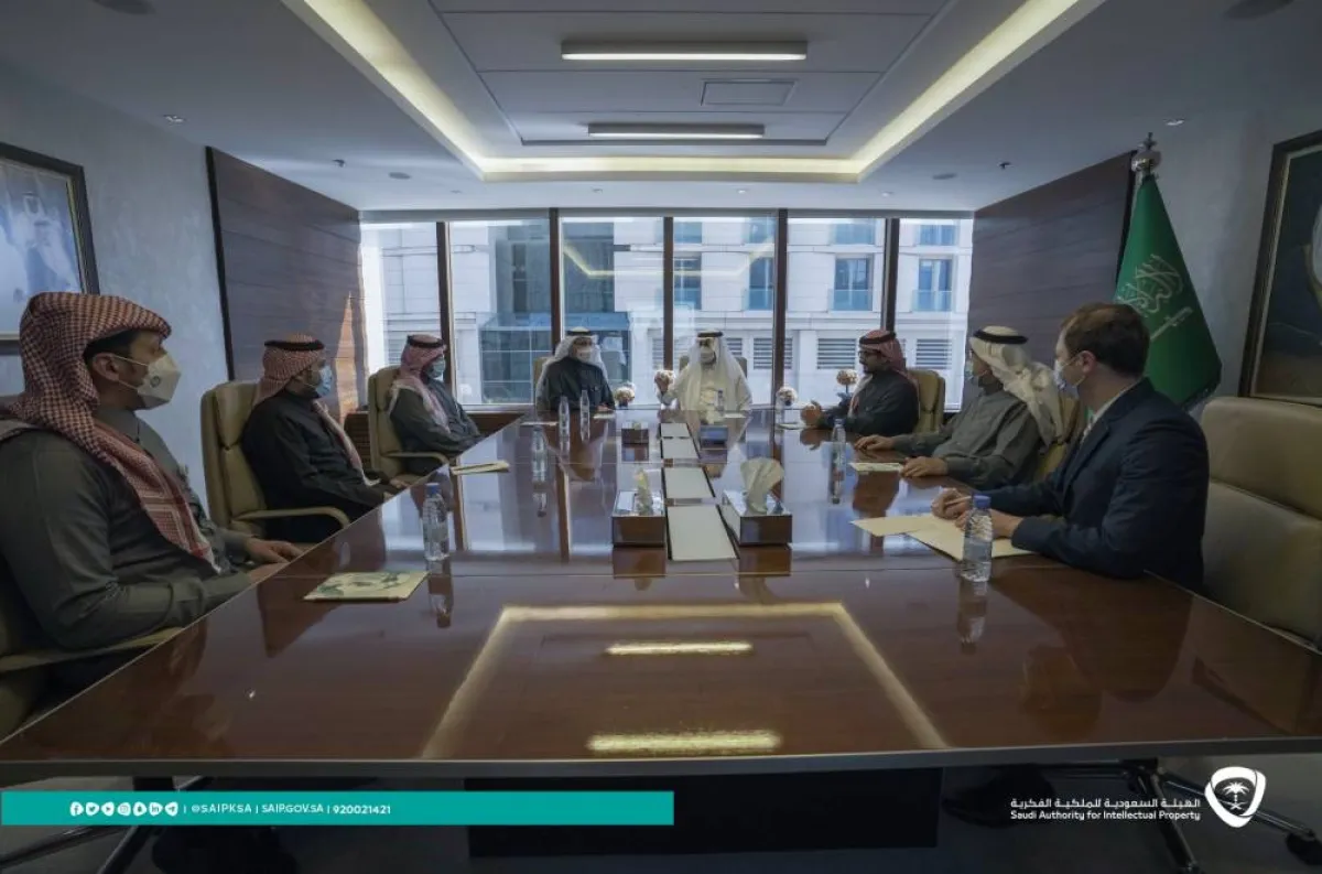 توقيع اتفاقية تعاون بين مؤسسة الملك فيصل الخيرية والهيئة السعودية للملكية الفكرية - الصورة من حساب الهيئة على تويتر