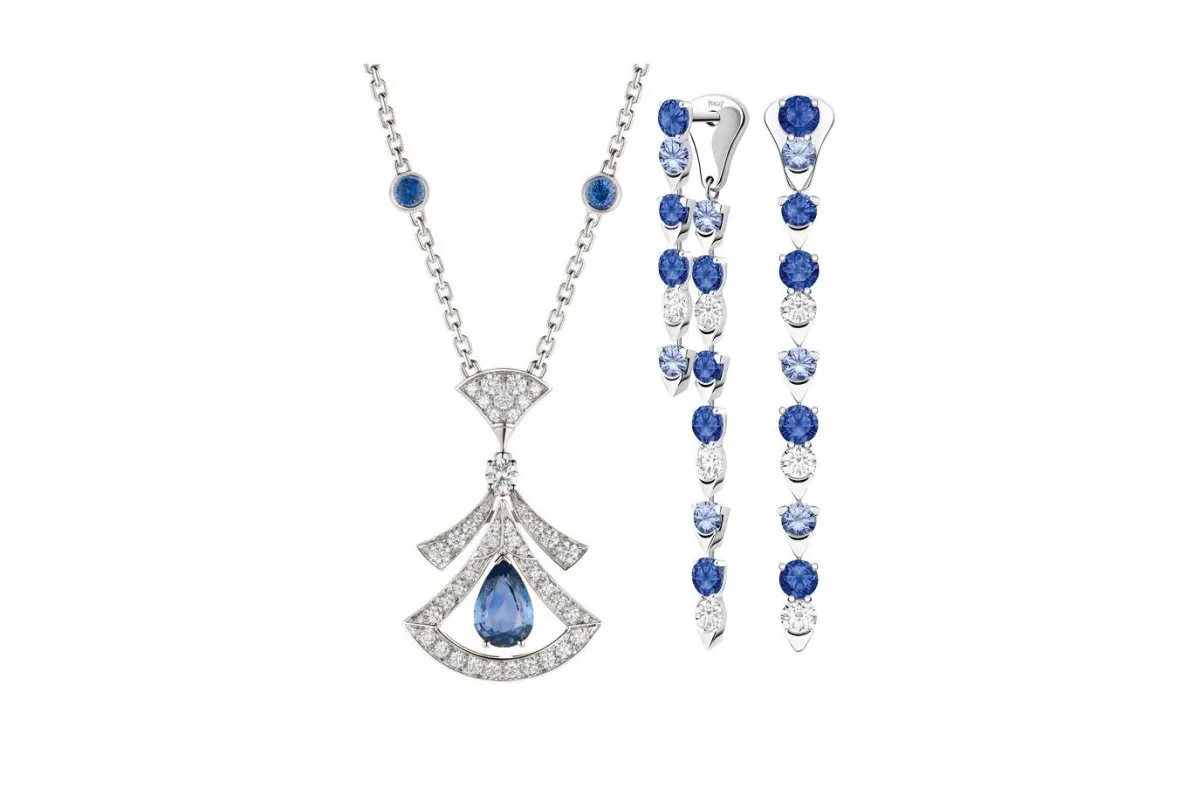 مجوهرات بأحجار كريمة زرقاء لإطلالة هادئة