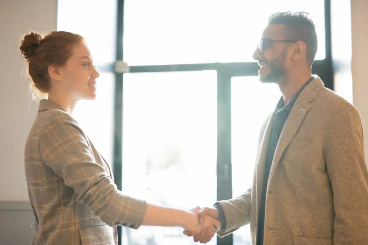 إتيكيت التعارف الأول بين الرجل والمرأة