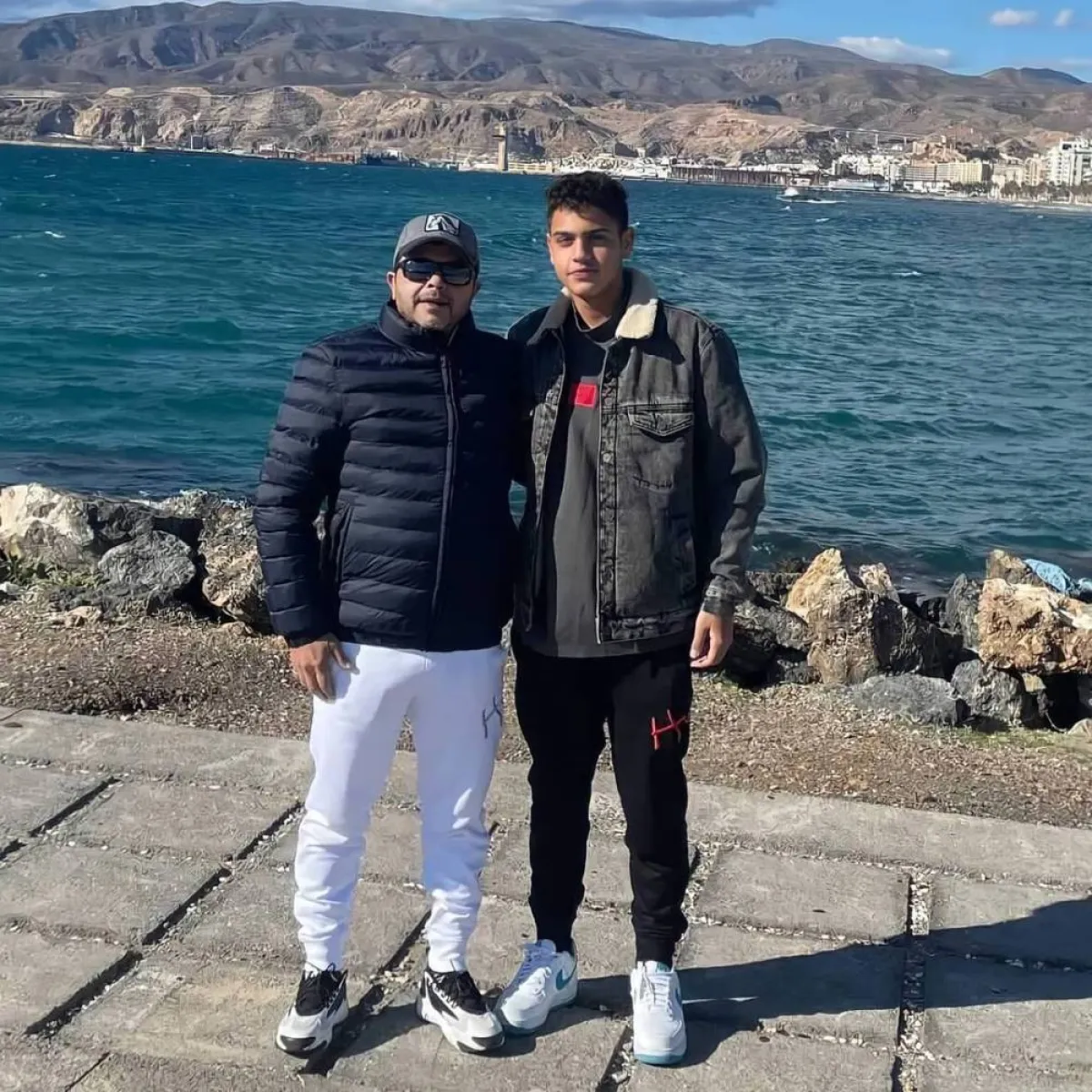 محمد هنيدي وابنه - الصورة من حسابه على انستغرام