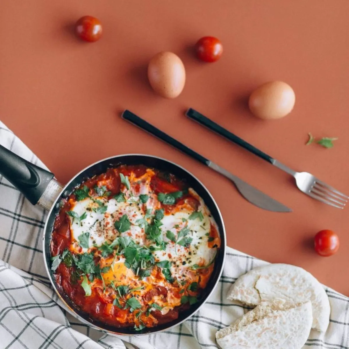 صورة تعبيرية عن البيض النيئ