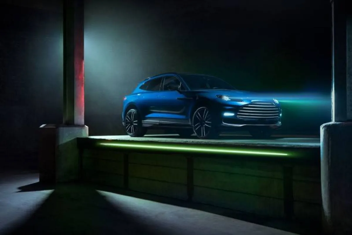 أستون مارتن تطلق سيارة دفع رباعي جديدة