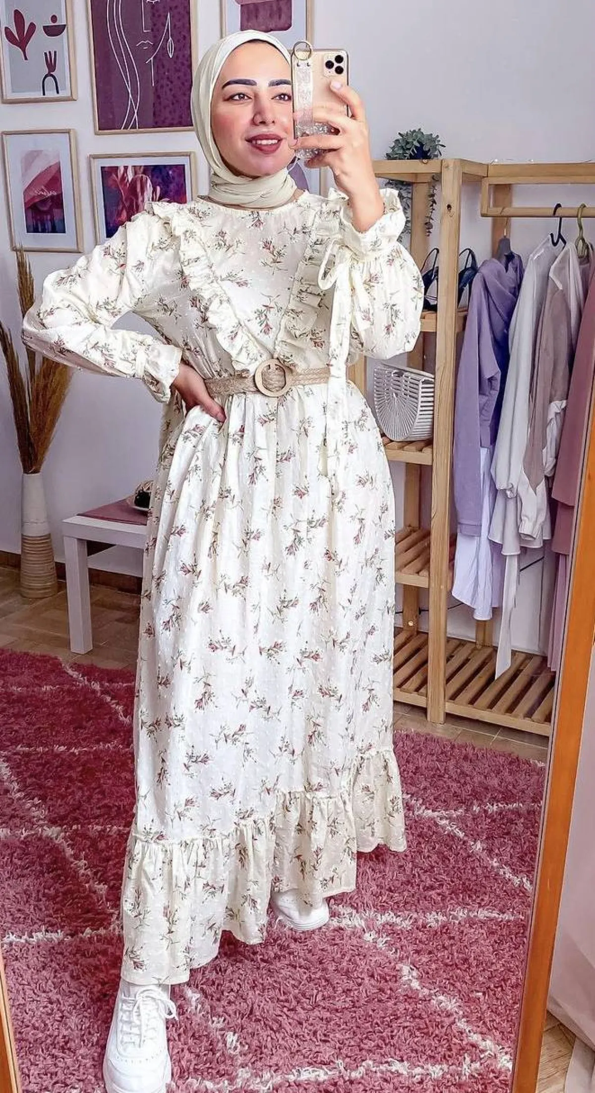 فستان حيادي الالون