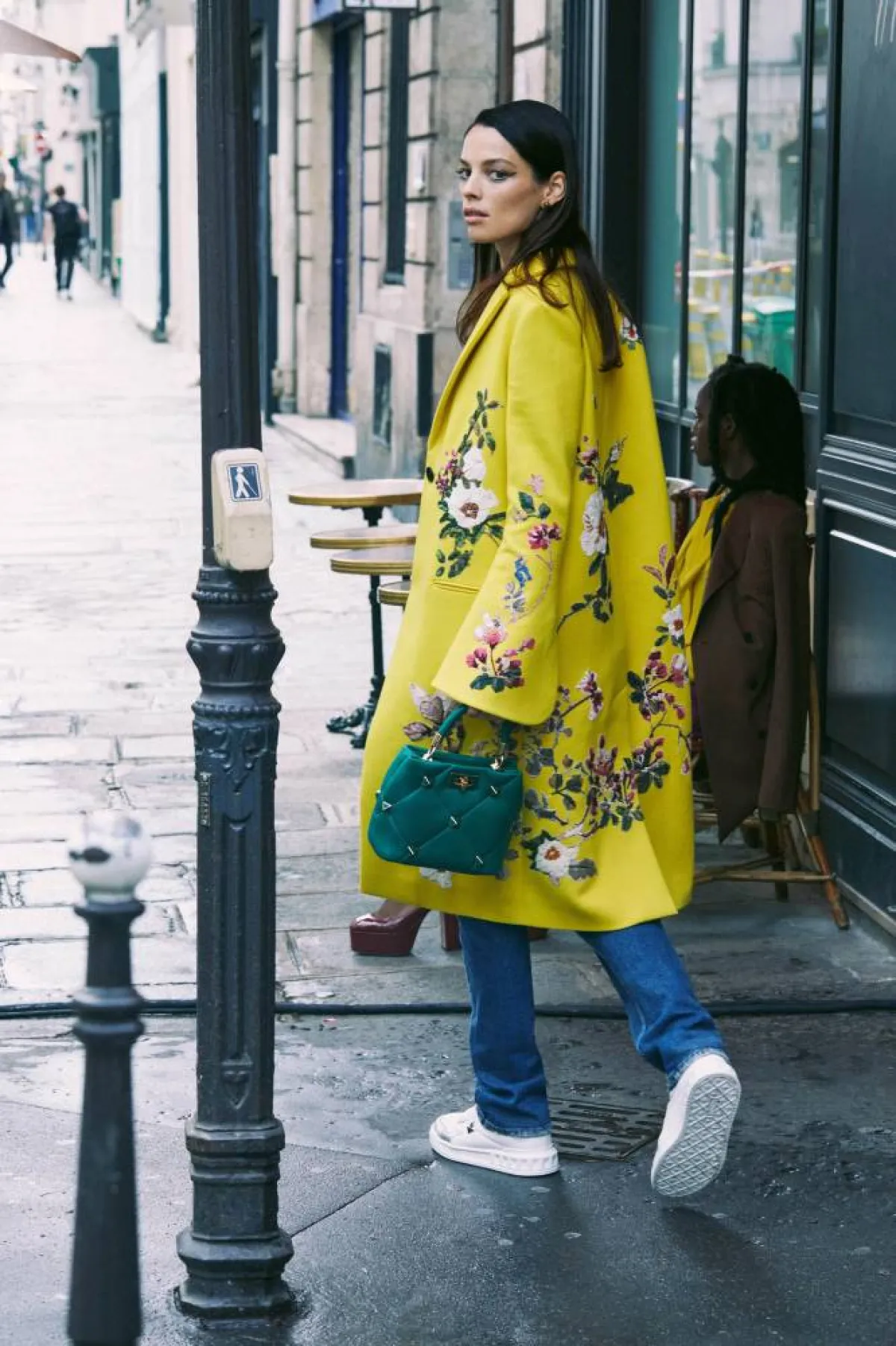 إطلالات بطبعات الزهور