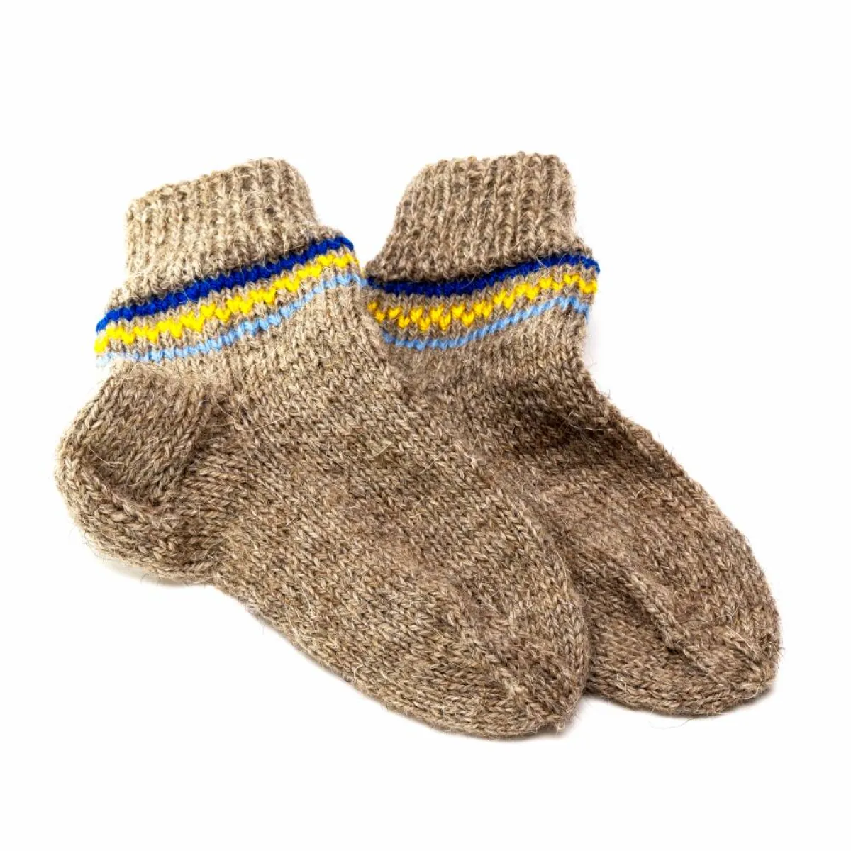 من الهامّ ارتداء زوجين من الجوارب السميكة قبل انتعال الحذاء الضيّق بغية توسيعه، بسهولة