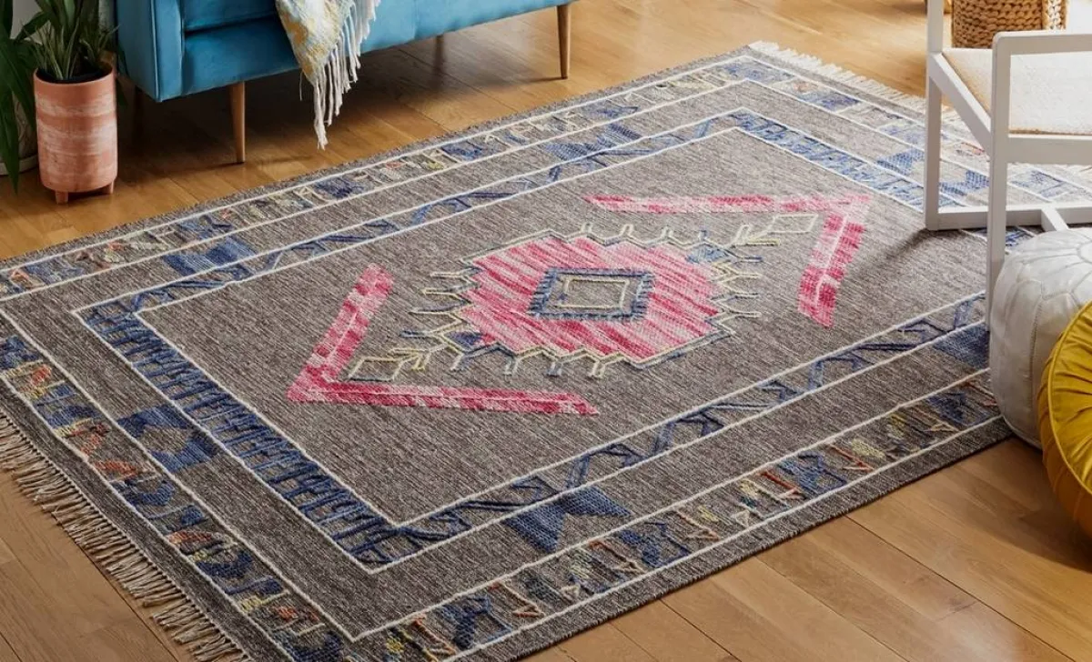 نموذج من بساط الكليم المصنوع أخيرًا