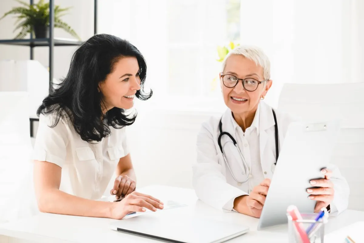 صورة لاستشارة الطبيبة