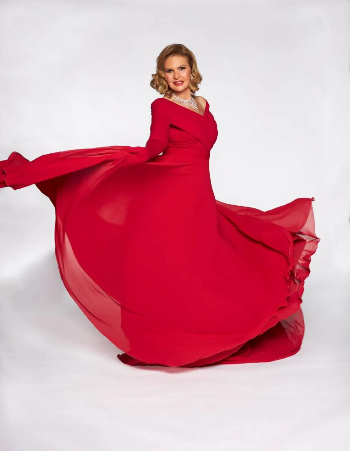 النجمة المصرية يسرا في برنامجها الجديد  كلام في الحب - الصورة من المسؤول الإعلامي لمجموعة mbc