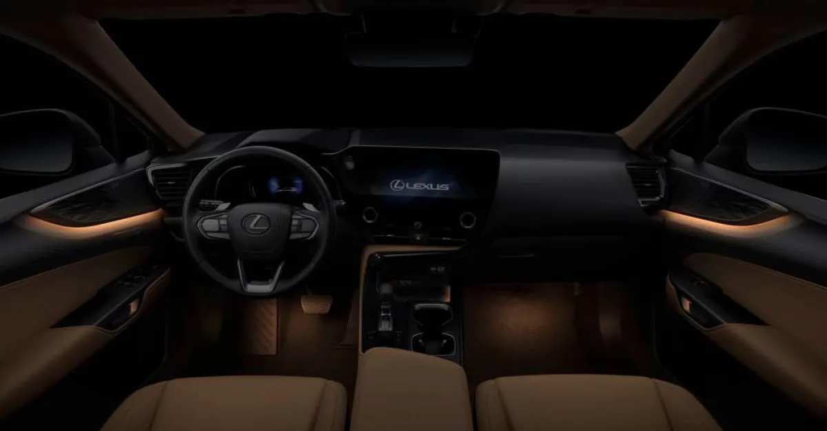المقصورة الداخلية لسيارة لكزس NX