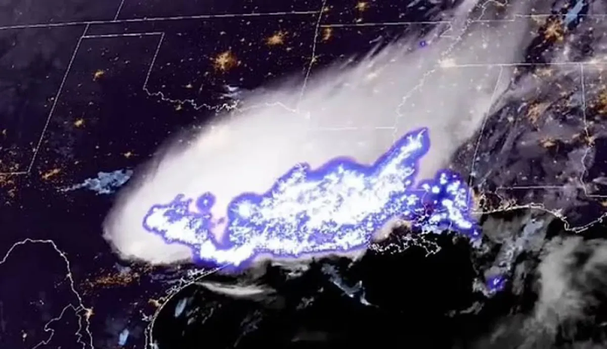  صاعقة برق تستمر لمدة 8.5 ثوان، وتمتد لأكثر من 477 ميلاً؛ لتحقق الأطول على المستوى العالمي 