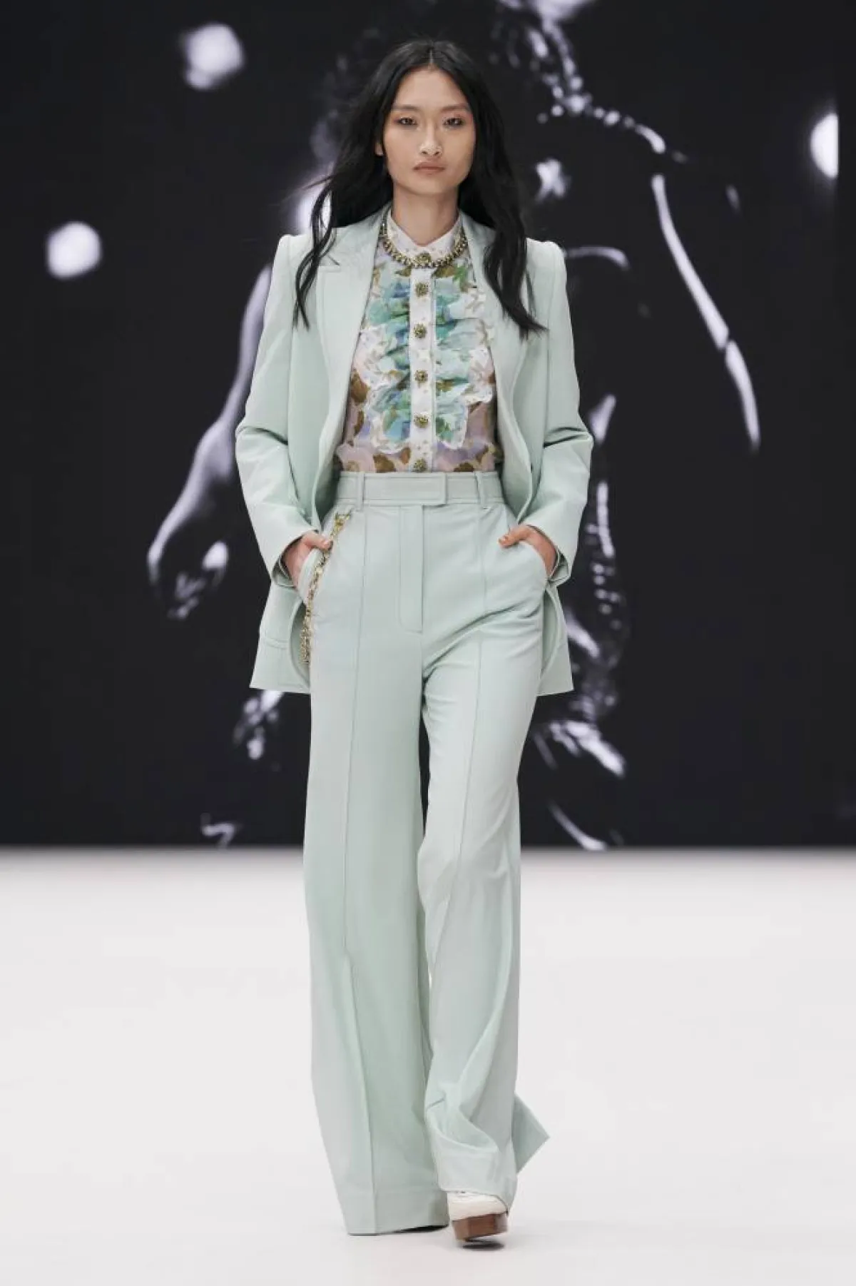 بدلة رسمية باللون الأخضر المينت، من زيمرمان Zimmermann  