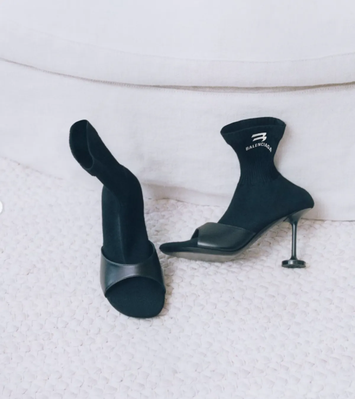 الجزمة المطاطية التي ظهرت فيها كيم كاردشيان