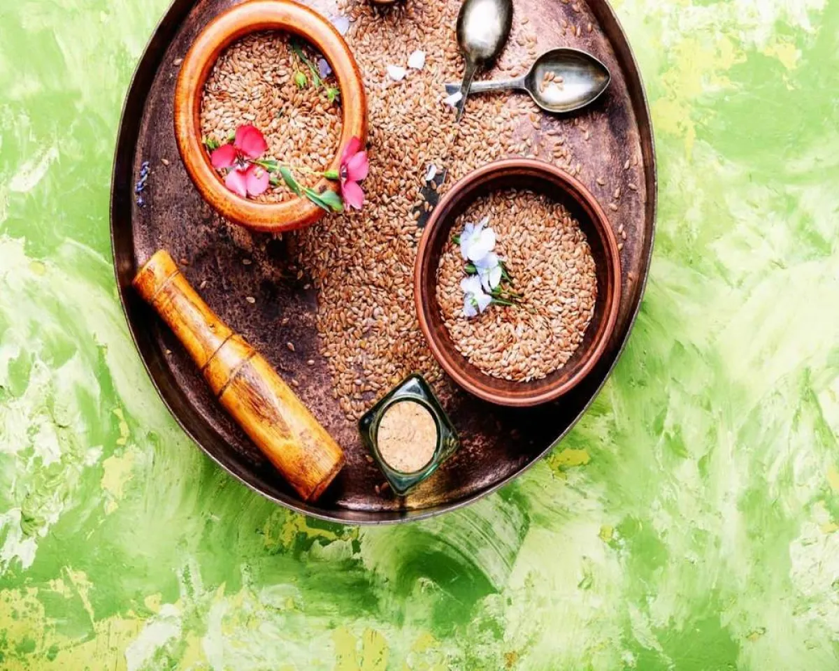 صورة لأنواع مختلفة من بذور الكتان