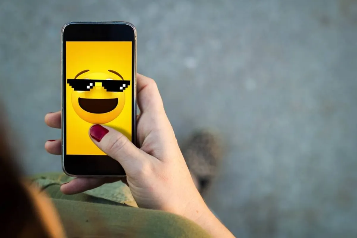 صنّاع "الميمز" يعتمدون على برامج حاسوبية تُمكّنهم من التعبير عن موقف أو ظاهرة أو... 