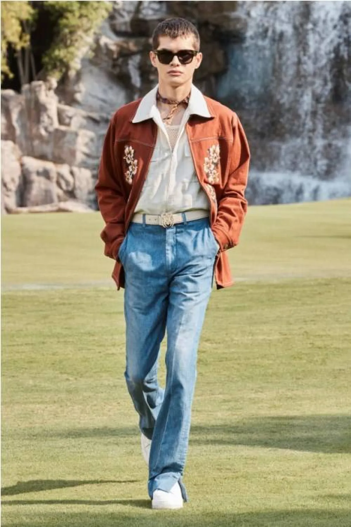 سروال جينز بقصّة مستقيمة من أميري  Amiri