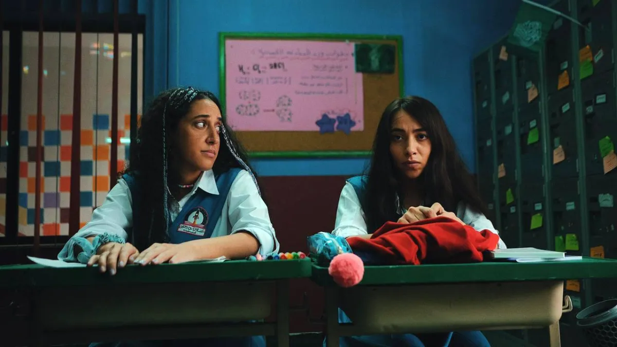 سارة طيبة ورهف الهندي  في  مسلسل جميل جداً - الصورة من المسؤول الإعلامي لمجموعة mbc