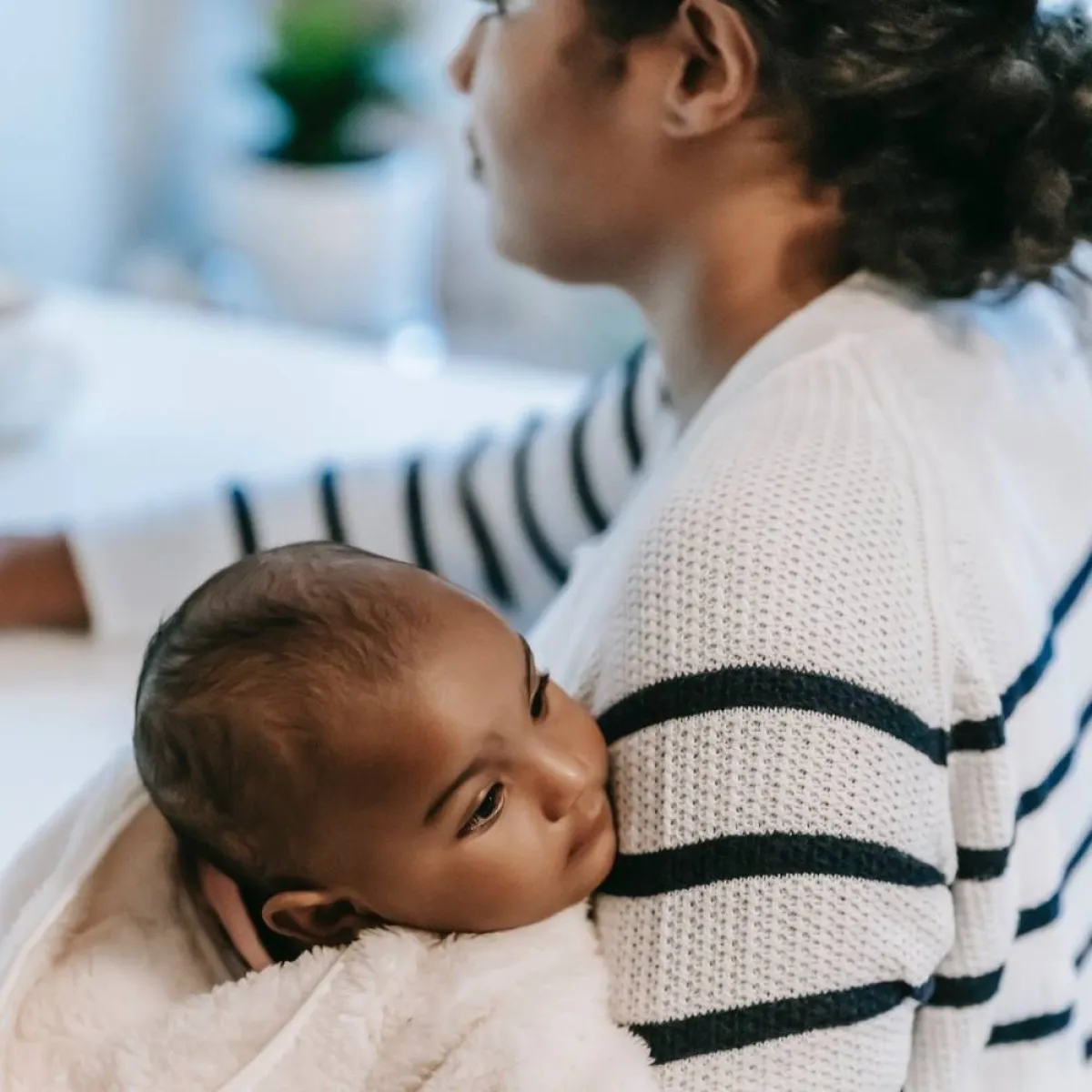 صورة لأم ومولودها