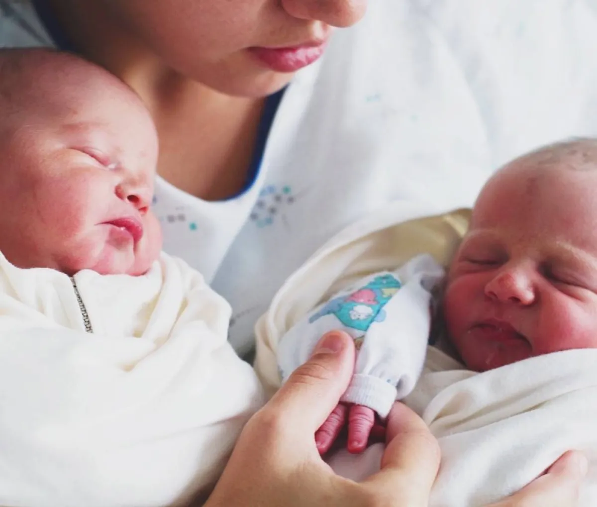 صورة لولادة التوأم