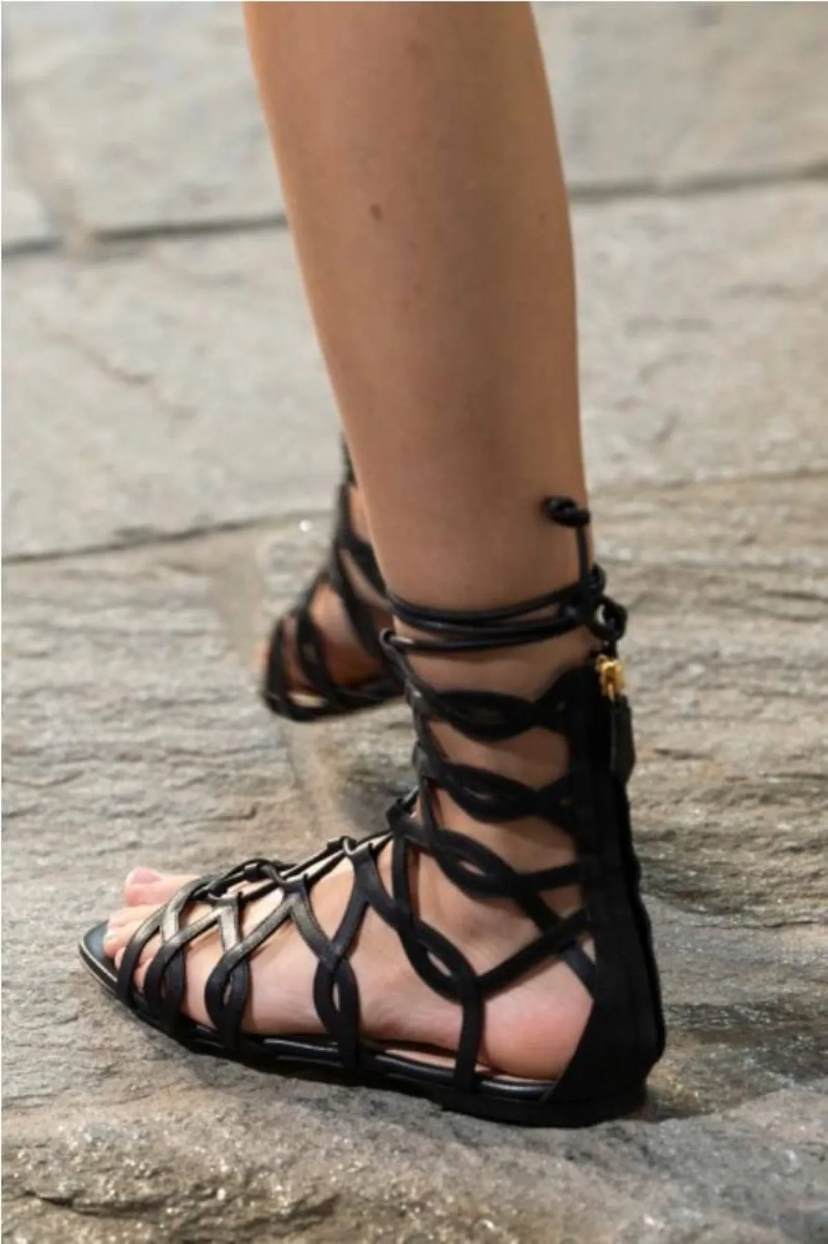 موديلات صنادل أنيقة من ألبيرتا فيريتي   Alberta Ferretti