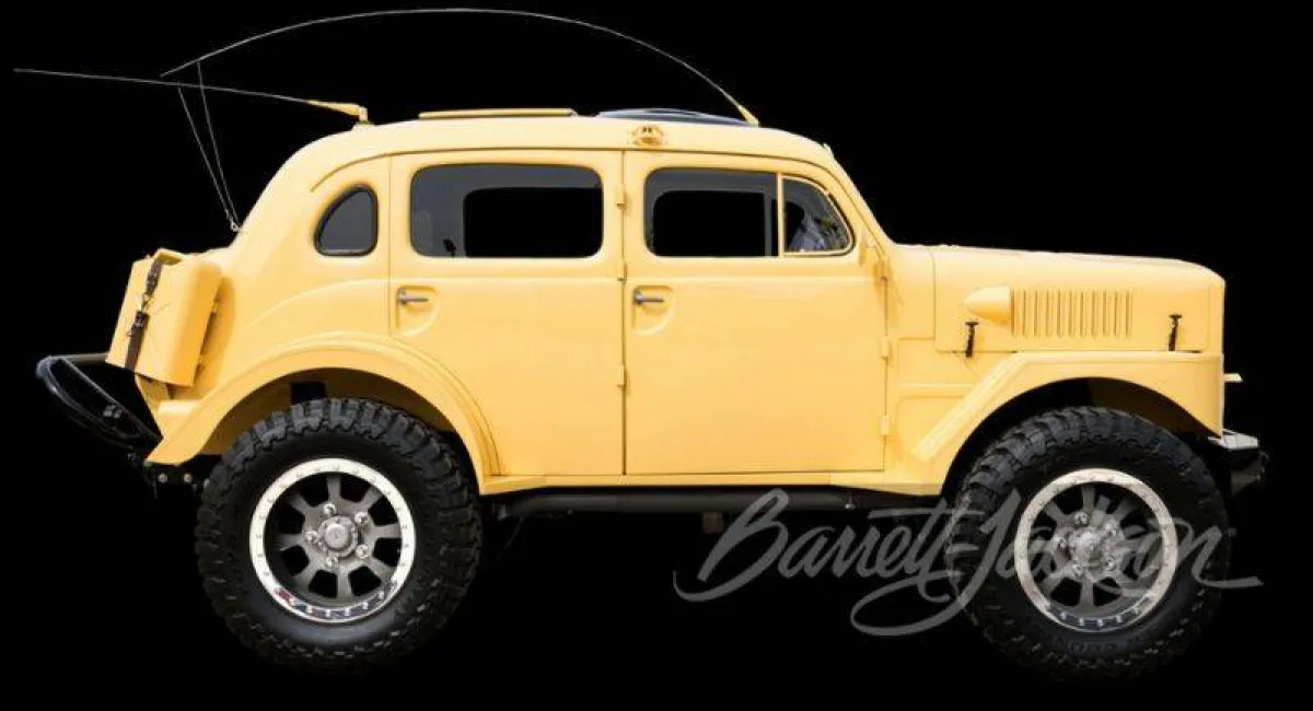 أغرب سيارة من فولفو للبيع في مزاد علني