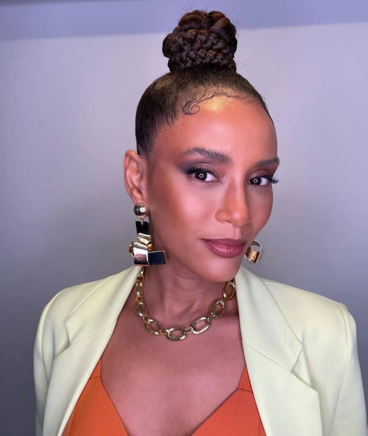 أقراط Taís Araújo-الصورة من حساب النجمة على انستغرام