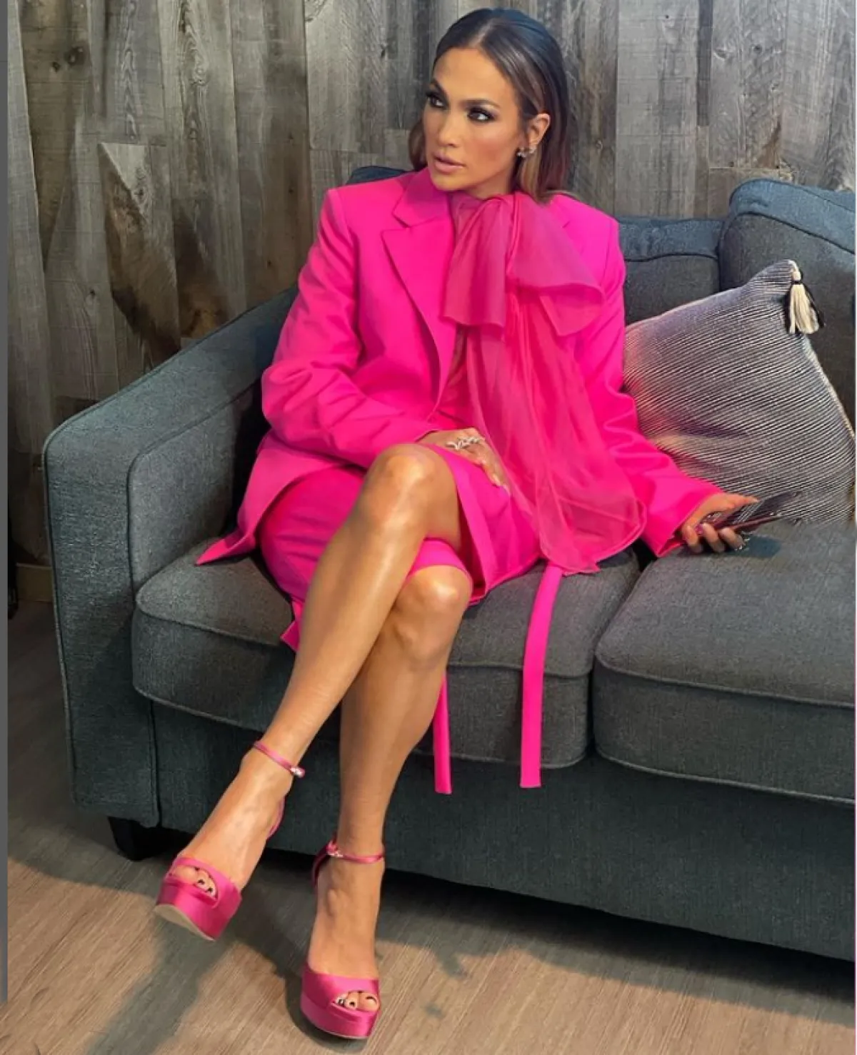 جينيفر لوبيز ترتدي من فندي