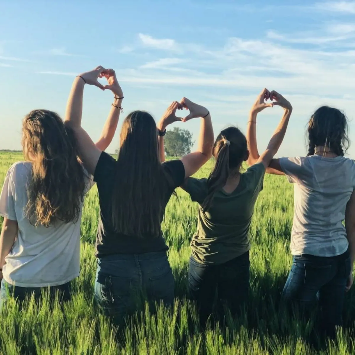 الصداقة كنز لا يقدر بثمن 