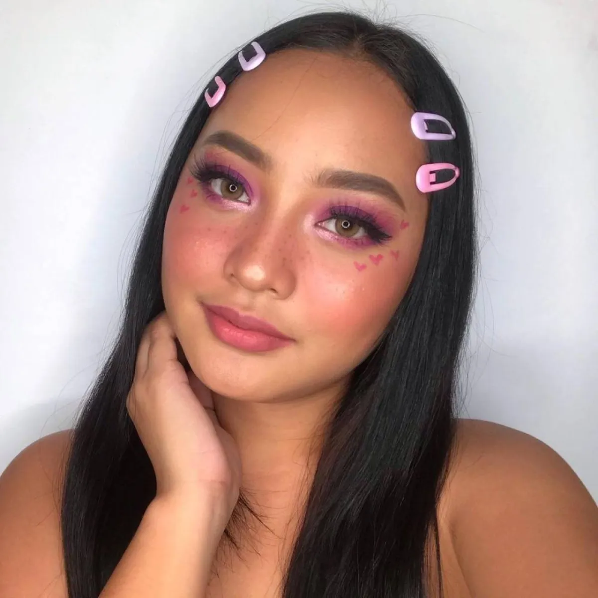 مكياج عيون يوم الحب