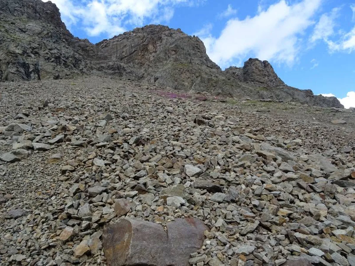 صورة منحدر صخري