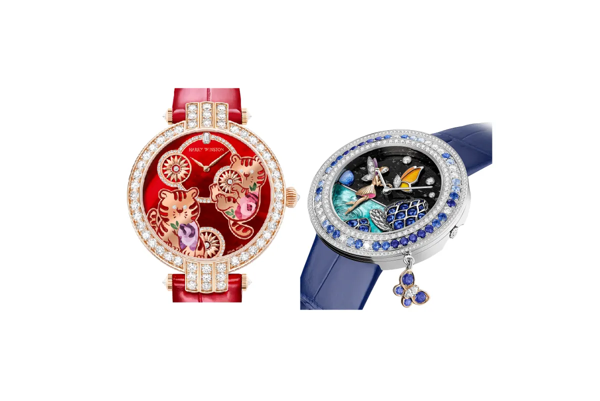 ساعات بميناء مزينة برسومات داخلية