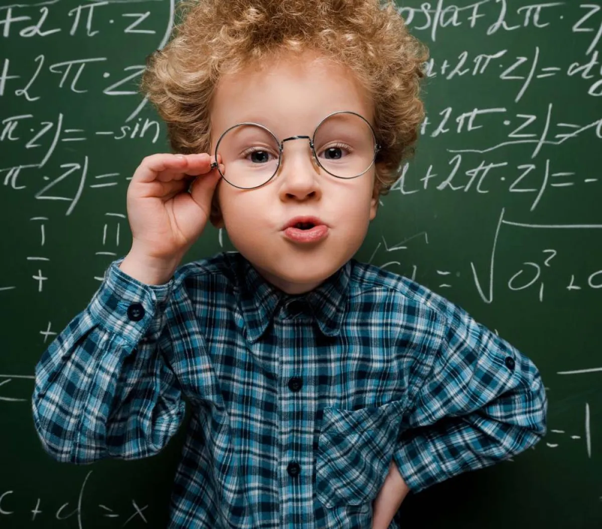 صورة لطفل ذكي