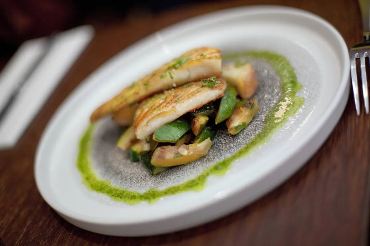 صورة لطبق سمك