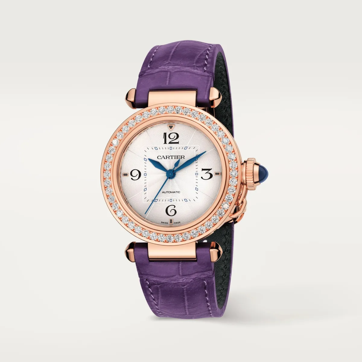 ساعة ملونة بحركة عقارب ثلاثية من كارتييه Cartier