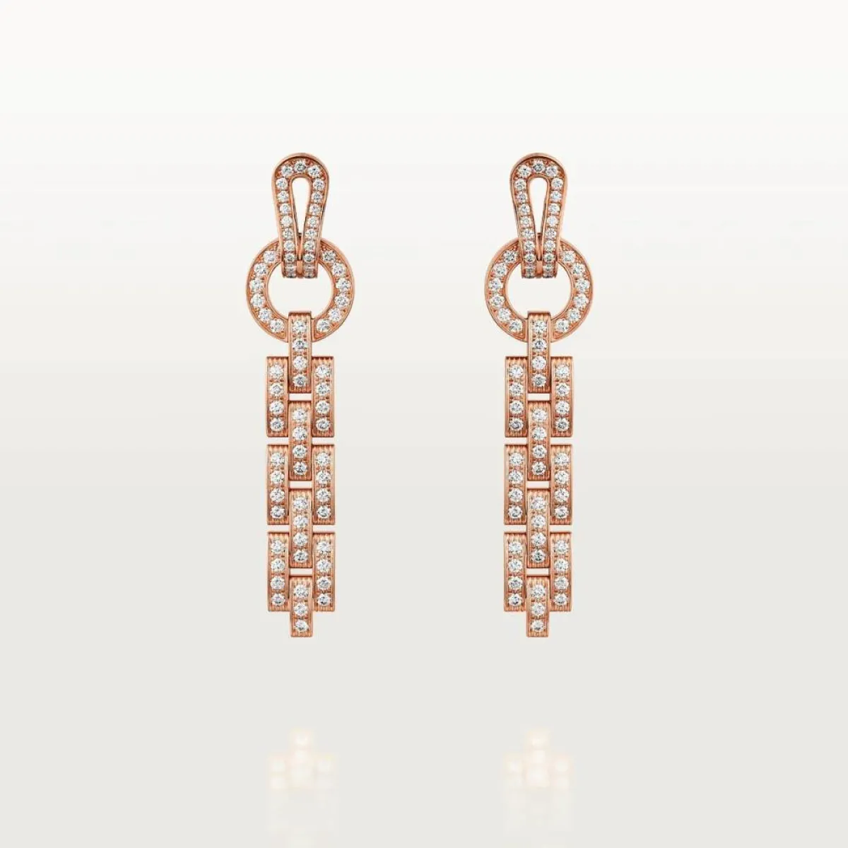 أقراط كبيرة مرصعة بالألماس من كارتييه Cartier