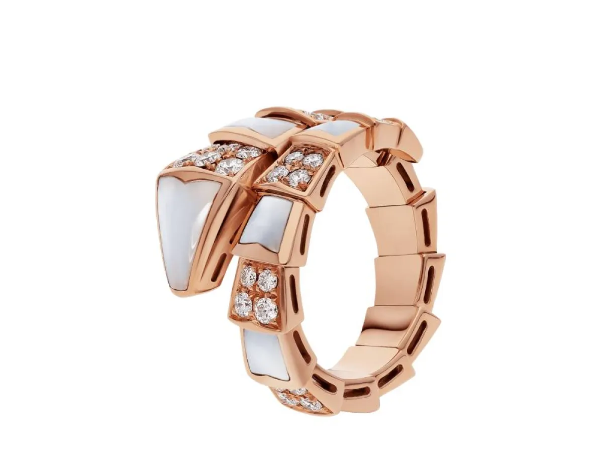 خاتم مرصع بعرق اللؤلؤ من بلغاري Bvlgari