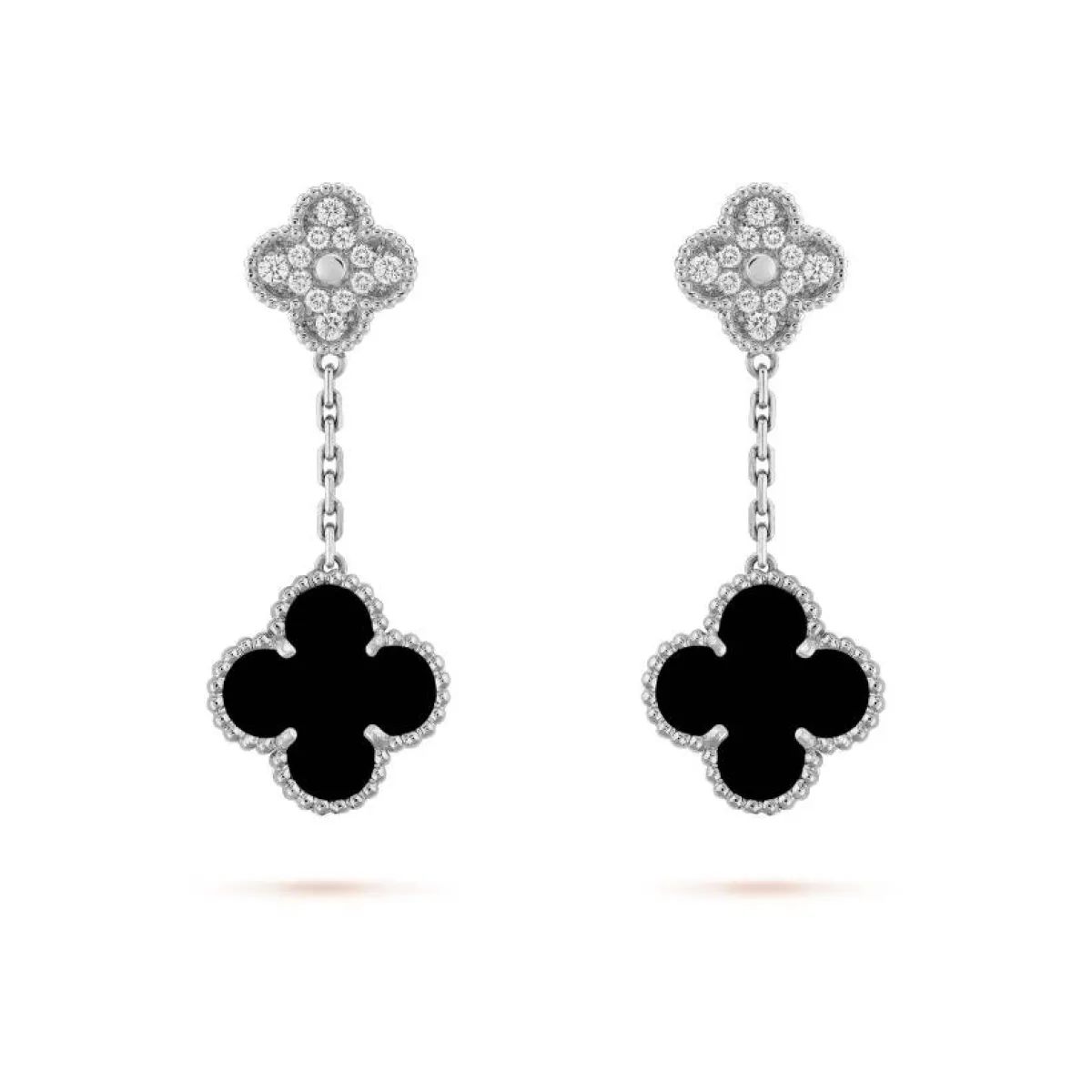 أقراط ذهب سوداء من فان كليف أند آربلز Van Cleef & Arpels