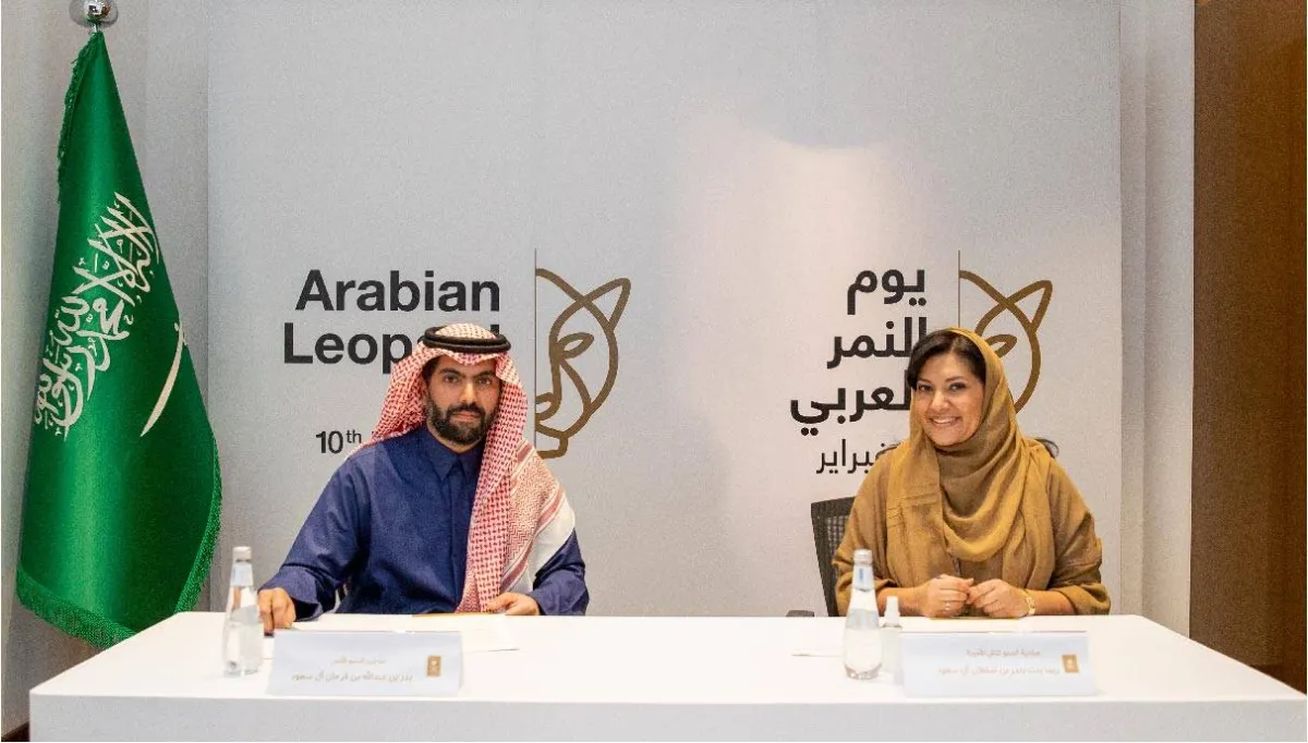 الهيئة الملكية للعلا وصندوق النمر العربي يوقعان مذكرتي تفاهم مع "كاتموسفير" - الصورة من حساب مؤسسة "كاتموسفير" على تويتر