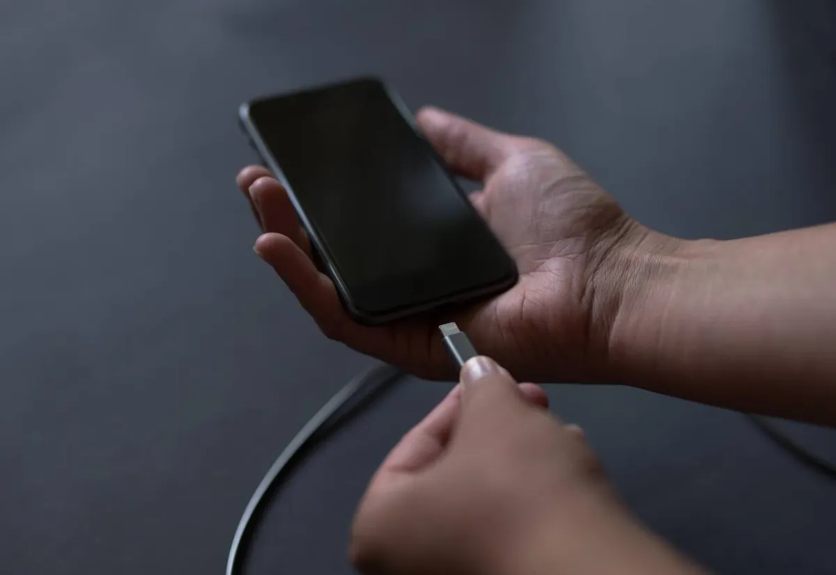 حفاظ على هاتفك... أفضل طريقة لشحن بطارية الموبايل الجديدة