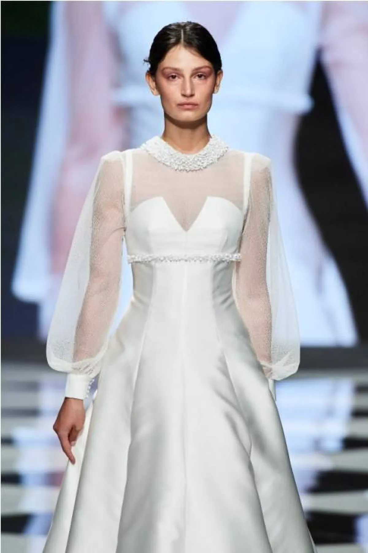 فستان زفاف بأكمام شيفون منفوشة من بيللانتويونو  بلومارين  Bellantuono Blumarine