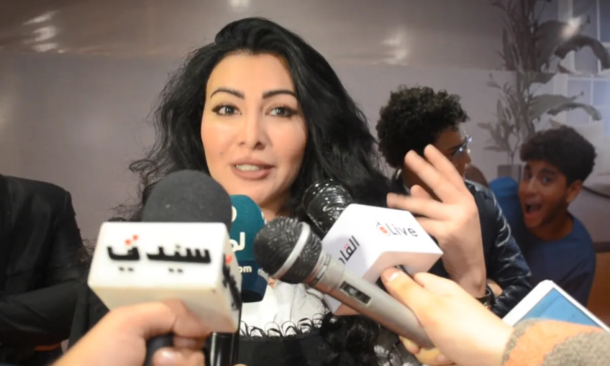 الفنانة ميرهان حسين خلال لقائها بسيدتي - الصورة خاصة بسيدتي