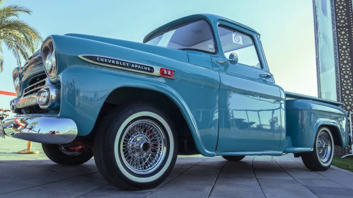 انطلاق معرض السيارات الكلاسيكية في مهرجان الشيخ زايد. الصورة من "وام" 