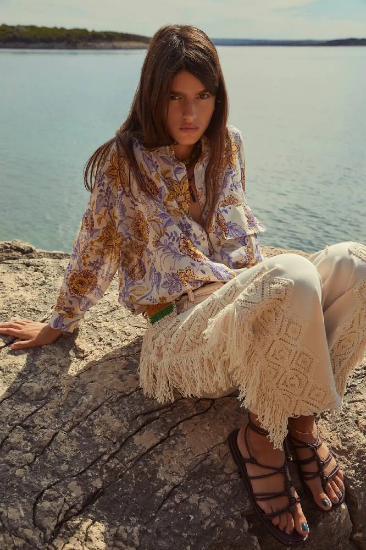 موديلات قمصان ملوّنة