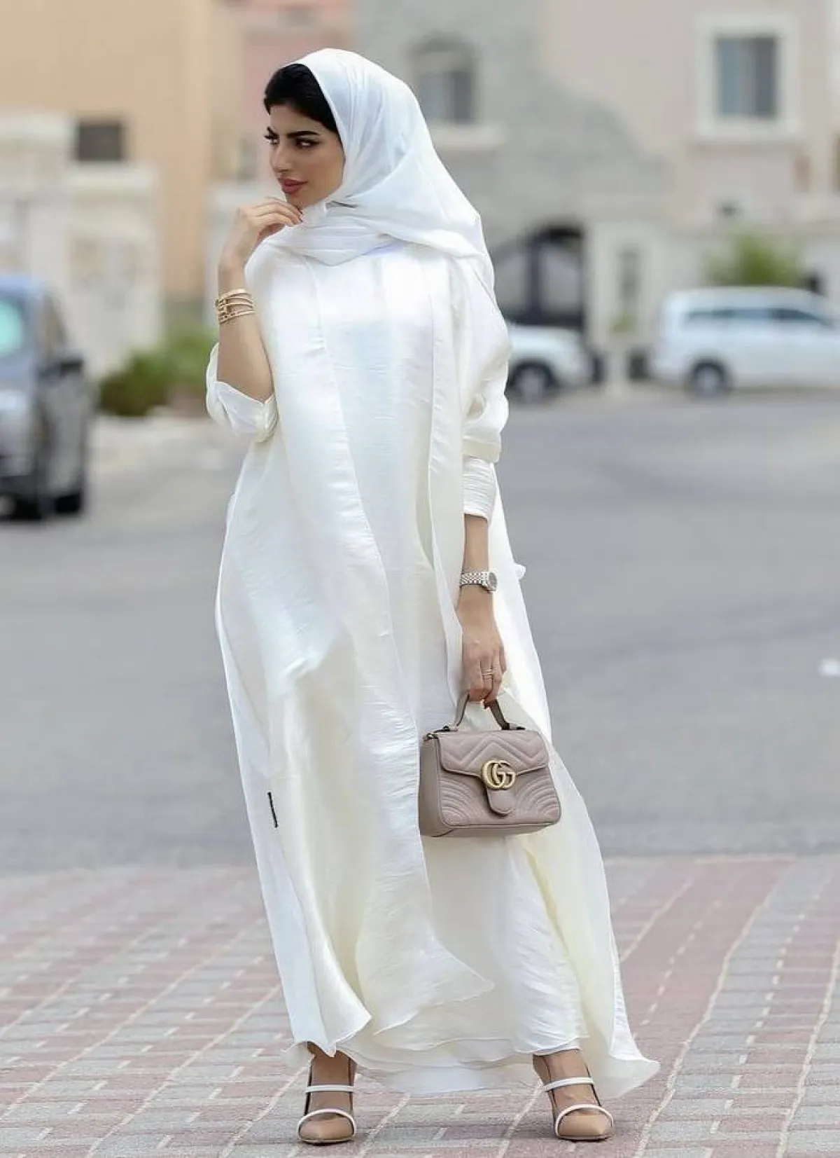 اطلالة مونكروم