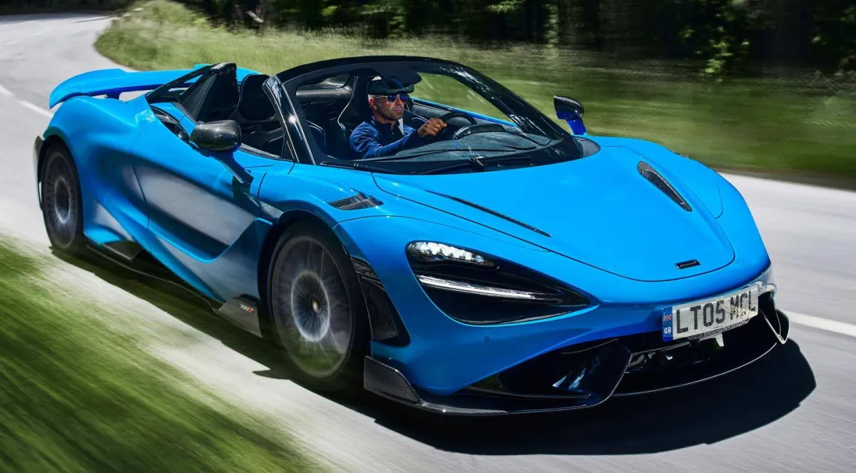 ماكلارين تسلم أول سيارة «إل تي سبايدر 765» في الإمارات