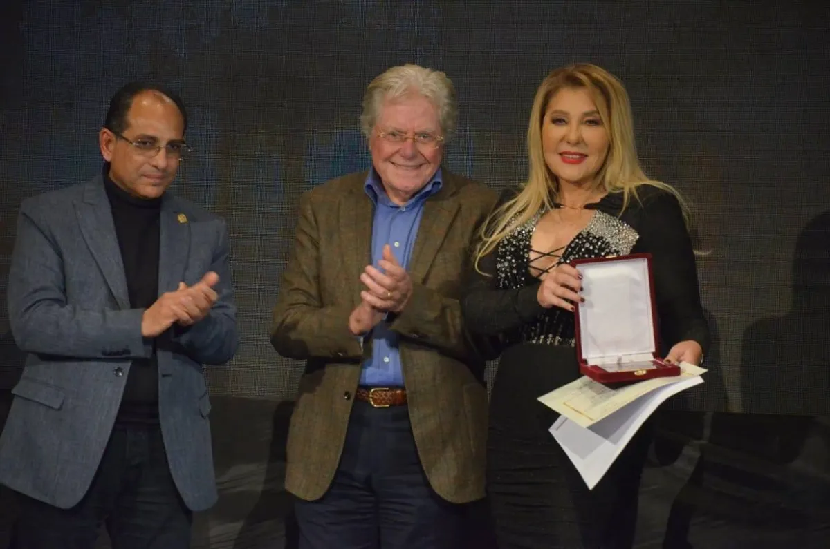 تكريم نادية الجندي عن مجمل أعمالها من مهرجان جمعية الفيلم - تصوير محمد عربي